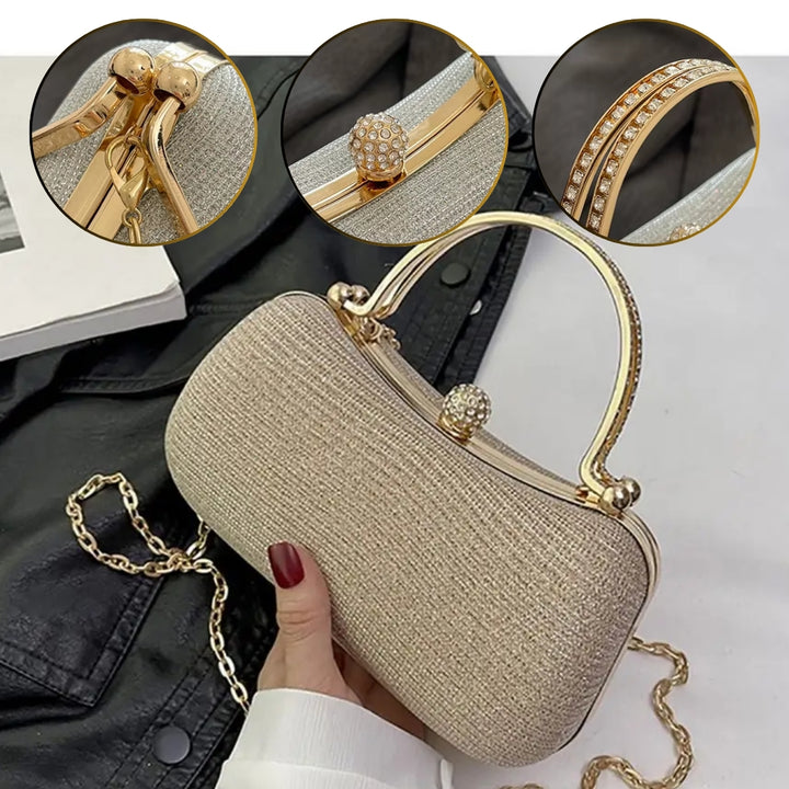 Detalhes luxuosos da Bolsa clutch festa dourada elegance com brilho, design retangular arredondado. Alça de mão superior dourada com strass, fecho de esfera cravejada e alça de corrente fina. Perfeita para eventos especiais e festas.