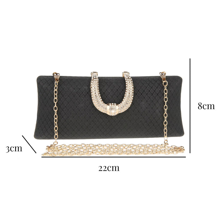 Medidas da Bolsa feminina preta pequena com detalhe dourado luxuoso em strass e corrente fina, acessório essencial para compor um visual sofisticado - loja Bolsa Clutch