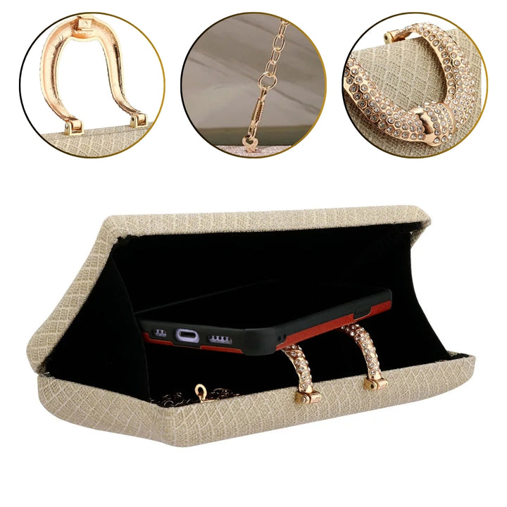 Detalhes e internos e externos da Bolsa feminina pequena dourada com textura diamantada e fecho luxo em strass, comporta celular e itens essenciais com elegância - loja Bolsa Clutch