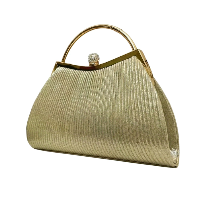 Bolsa clutch festa prata com brilho dourado, tecido plissado elegante, alça metálica prateada estruturada, fecho com detalhe de joia e corrente fina removível – loja Bolsa Clutch